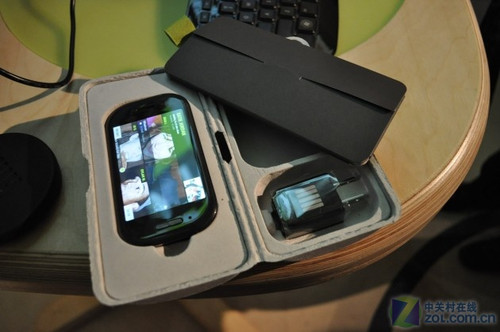 微软Pink手机终于发布命名Kin1/Kin2(2)