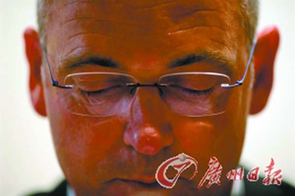 恒天然集团首席执行官西奥·史毕根斯5日中午在北京召开发布会，对此进行解释并道歉。CFP供图